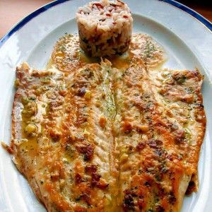 Lubina a la plancha con salsa