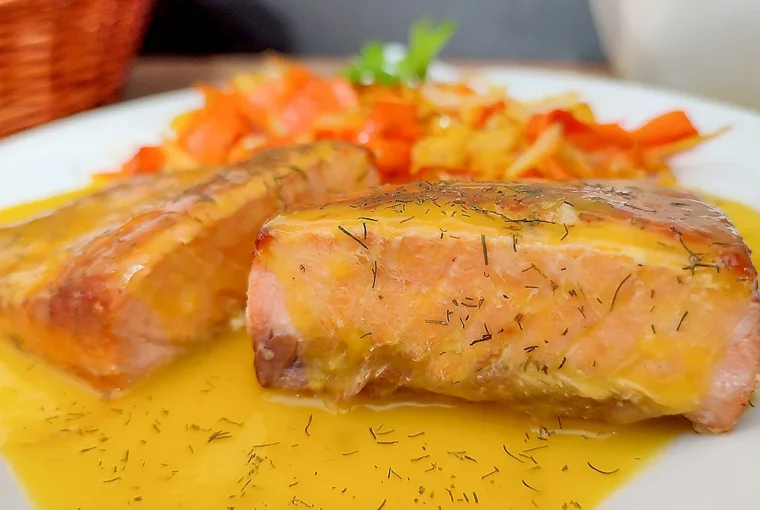 salmon en salsa de naranja