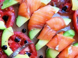 aperitivo con salmon ahumado