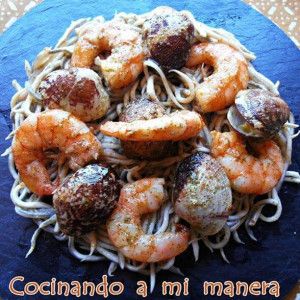 gulas con almejas y langostinos