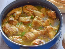 pollo en salsa casero en cazuela, receta tradicional paso a paso