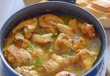 pollo en salsa casero en cazuela, receta tradicional paso a paso