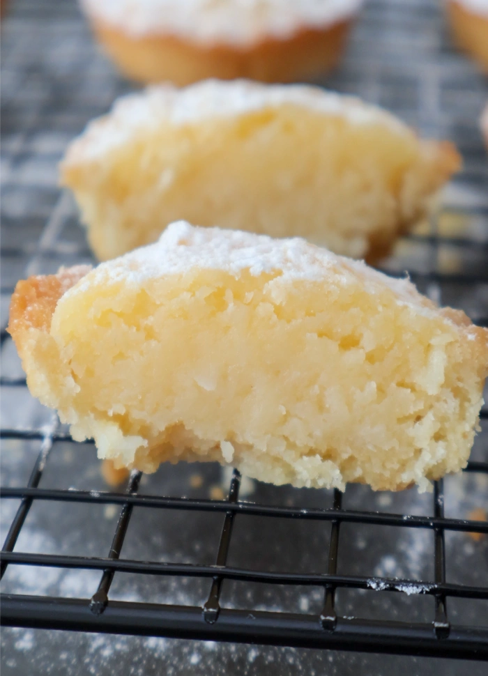 Mostrando los suspiros de amante con tartaleta casera y queso de oveja