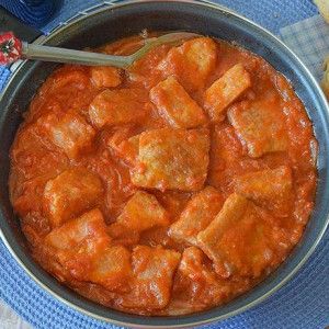 atun encebollado con tomate