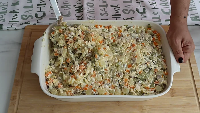 como hacer ensalada boeuf paso 4