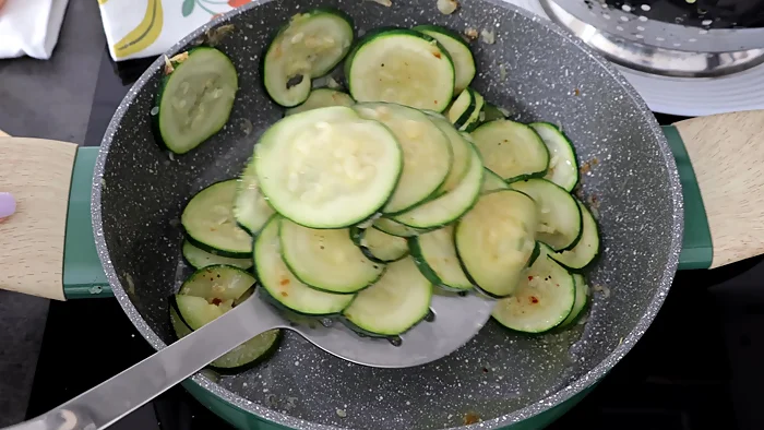 como hacer tortilla de calabacin 1c