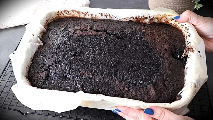 como hacer pastel de chocolate loco 3