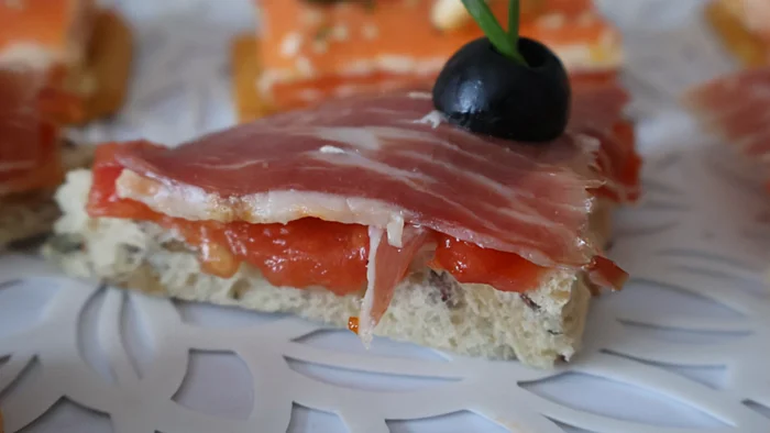 canape de jamon