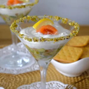 aperitivo de salmon y aguacate