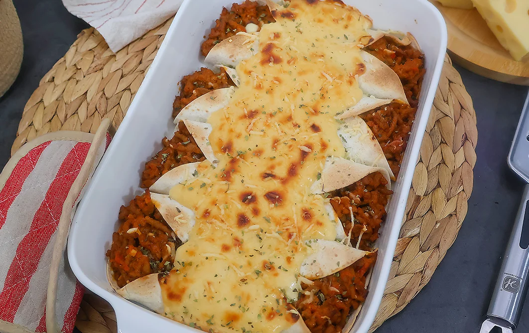 Wraps al horno rellenos de carne con gratinado de queso emmental