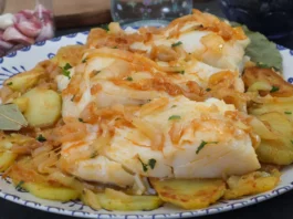 Vista general del plato de bacalao à la Narcisa con todos sus ingredientes