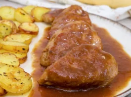 Solomillo al Pedro Ximénez con patatas asadas y salsa casera