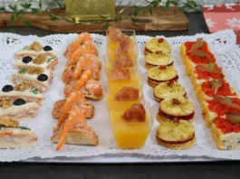 Bandeja navideña con cinco aperitivos variados, fáciles y originales