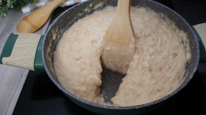 Bechamel espesa y cremosa para croquetas de merluza y gambas