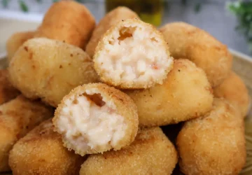 Croquetas de merluza y gambas con interior cremoso y rebozado dorado