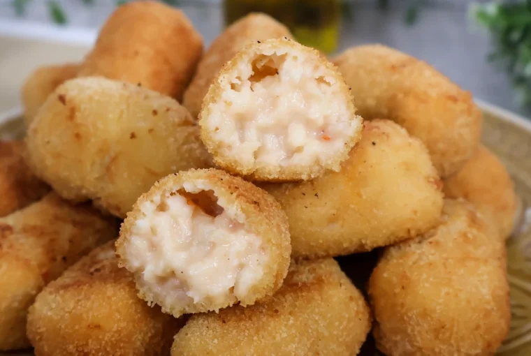 Croquetas de merluza y gambas con interior cremoso y rebozado dorado