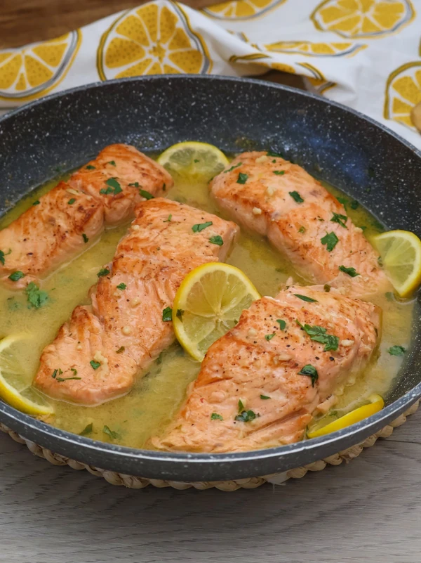 Salmón en salsa de limón - Receta rápida y fácil para la semana